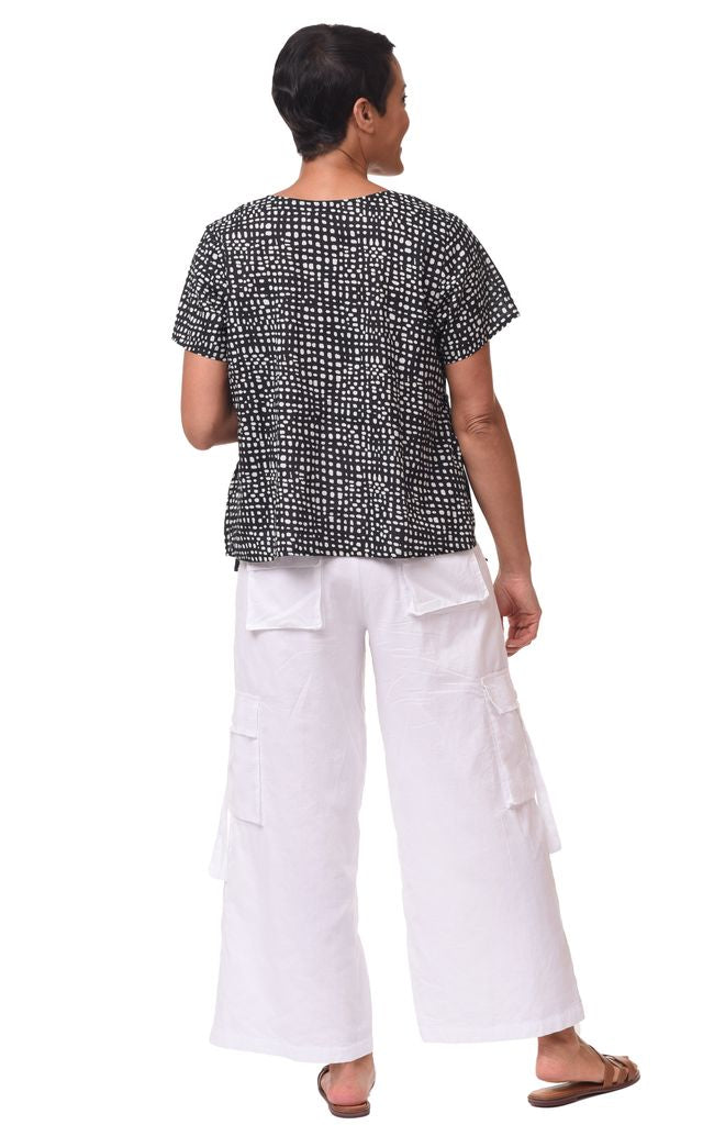 FINAL SALE CV1157 Gwyneth Pullover in Black Dots*