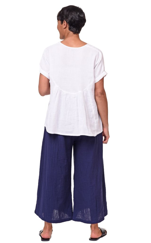 VCG655 Destination Top in White