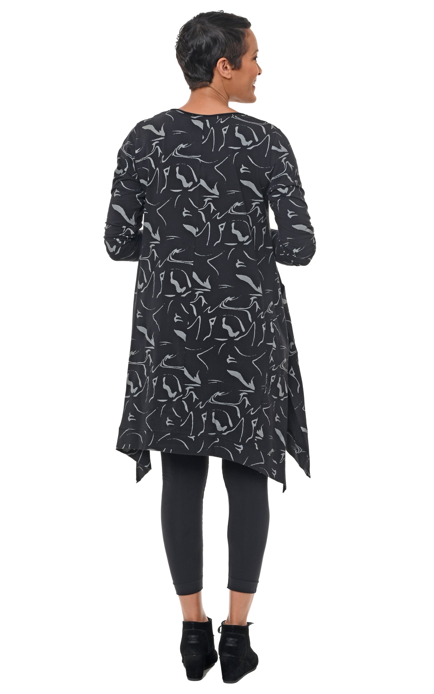 L108 Tully in Black Razzy*