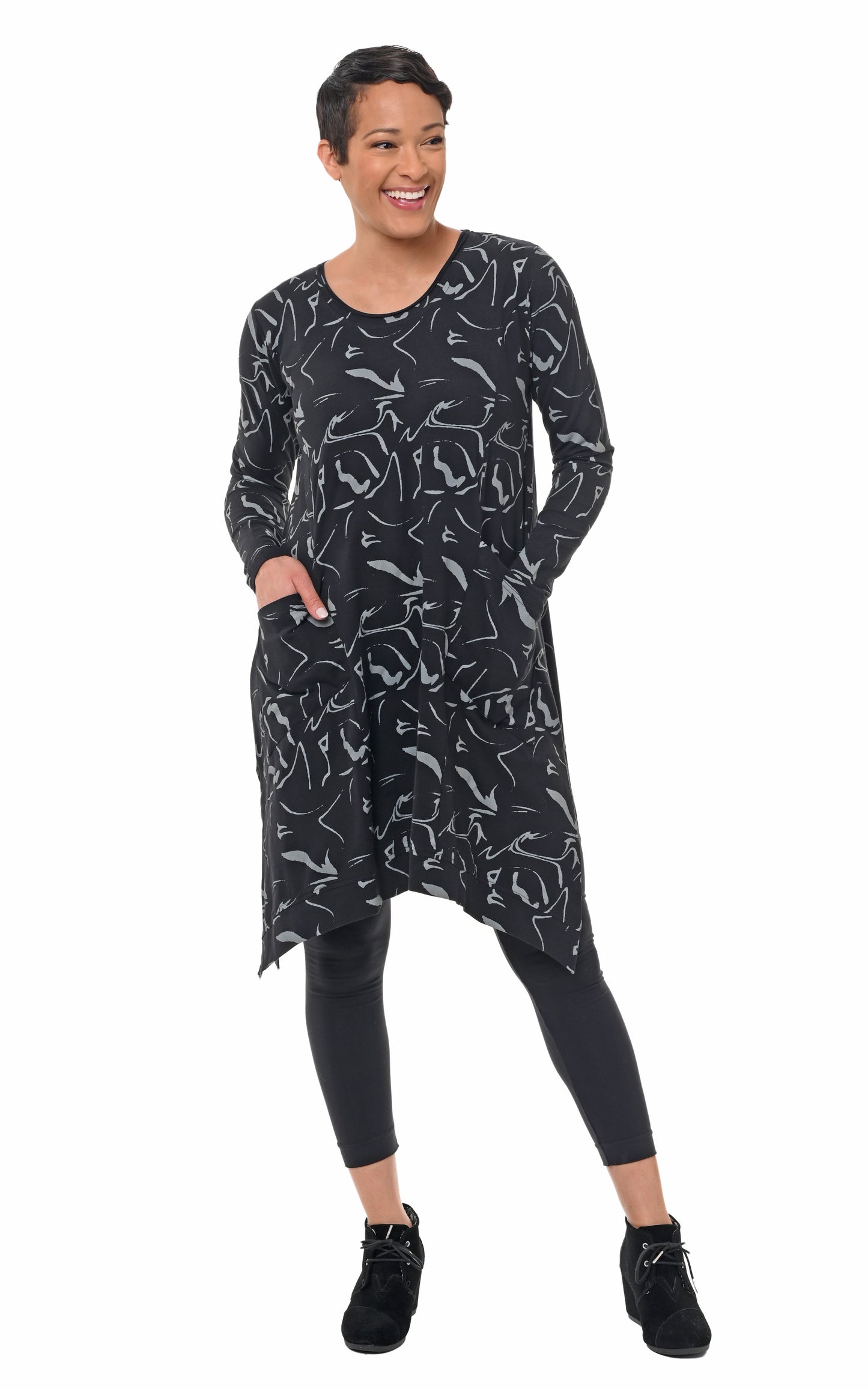 L108 Tully in Black Razzy*