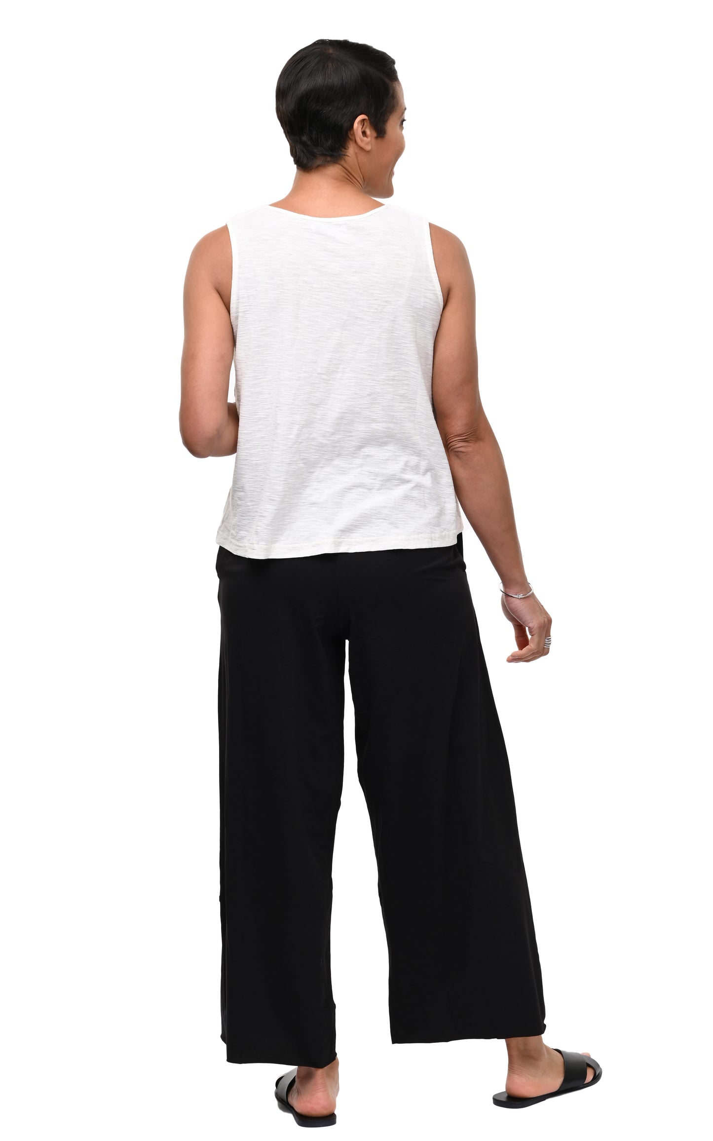 L150 Della Pant in Black*